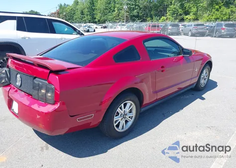 2005 Ford Mustang V6 Deluxe/V6 Premium z USA, uszkodzony, nr VIN 1ZVFT80N455125487
